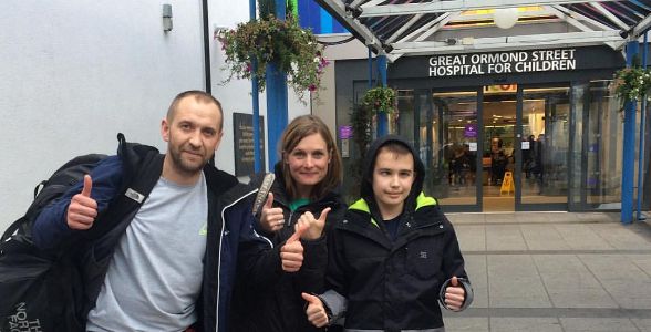 Bobo with Mum and Dad at Great Ormond Street Hospital